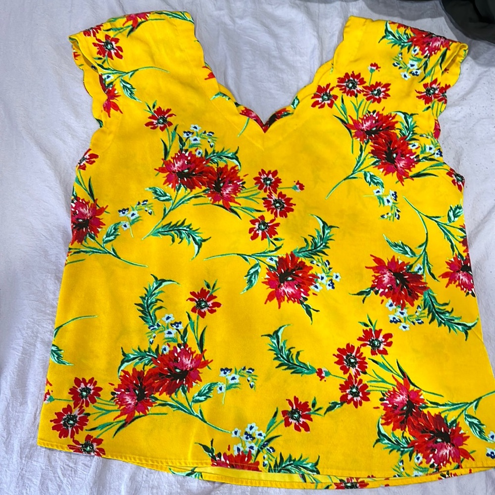 Express yellow floral scalloped top